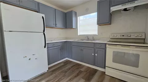 Kitchen - 4331 Hudson Blvd, Sebring, FL 33870 photo 1 of 2