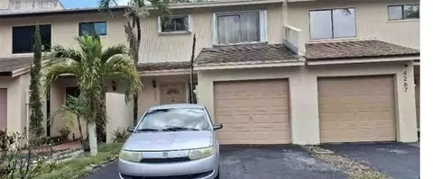 4269 NW 76th Ave, Hollywood, FL 33024
