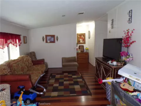 2108 Gardner Dr, Lorida, FL 33857 photo 5