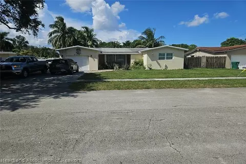 8969 SW 52nd Pl, Cooper City, FL 33328