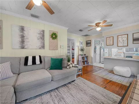 Living - 406 E Main St, Wauchula, FL 33873 photo 1 of 2