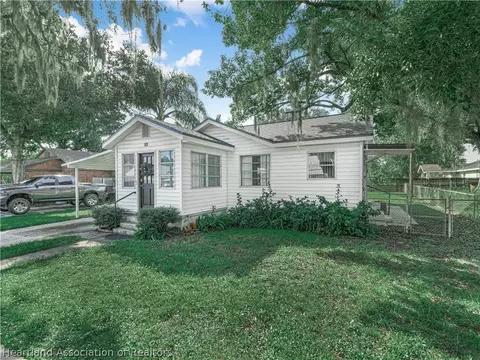 Exterior - 406 E Main St, Wauchula, FL 33873 photo 2 of 5