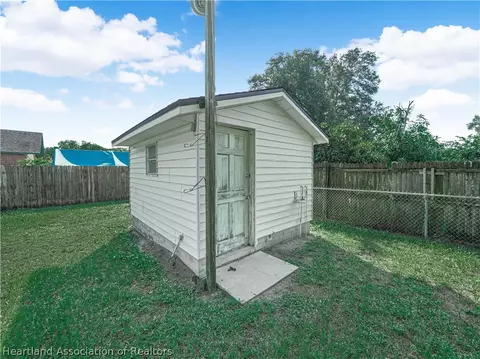 Exterior - 406 E Main St, Wauchula, FL 33873 photo 4 of 5