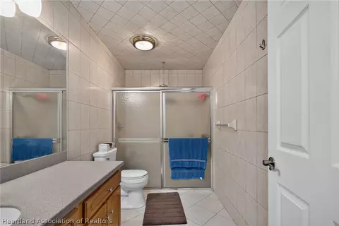 Bath - 765 Golfside Ln, Sebring, FL 33870 photo 1 of 3