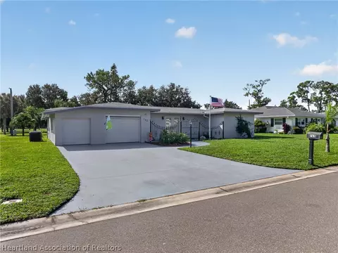 Exterior - 765 Golfside Ln, Sebring, FL 33870 photo 10 of 11