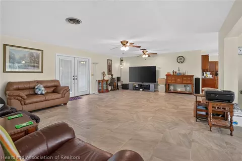 Living - 765 Golfside Ln, Sebring, FL 33870 photo 2 of 3