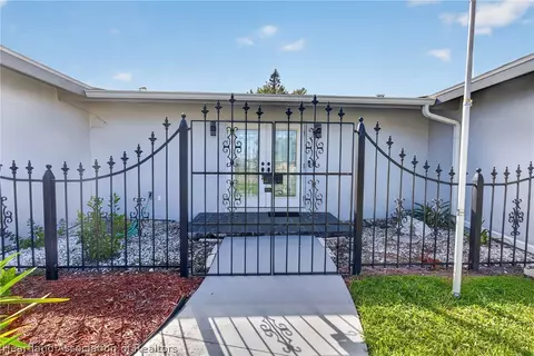 Exterior - 765 Golfside Ln, Sebring, FL 33870 photo 7 of 11
