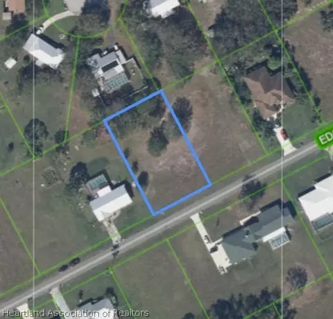 6301 Edgewater Ter, Sebring, FL 33876 photo 2