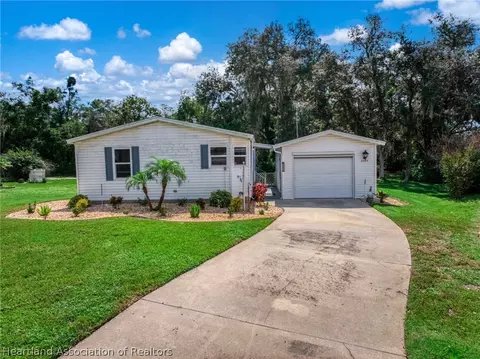 2884 S Driftwood Ct, Avon Park, FL 33825