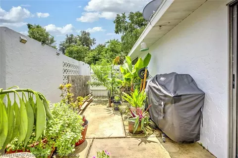 Exterior - 4007 Golfview Rd, Sebring, FL 33875 photo 11 of 12