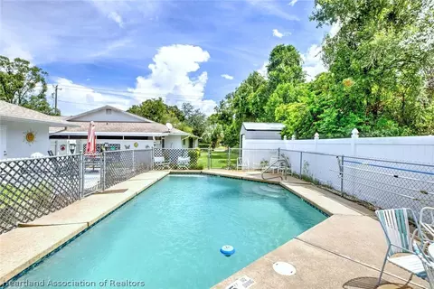 Exterior - 4007 Golfview Rd, Sebring, FL 33875 photo 7 of 12