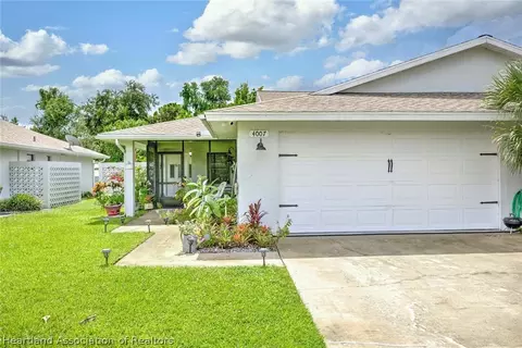 Exterior - 4007 Golfview Rd, Sebring, FL 33875 photo 2 of 12