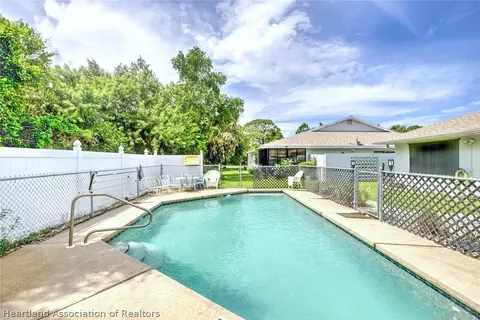 Exterior - 4007 Golfview Rd, Sebring, FL 33875 photo 6 of 12