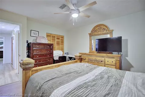 Bedroom - 4007 Golfview Rd, Sebring, FL 33875 photo 2 of 7