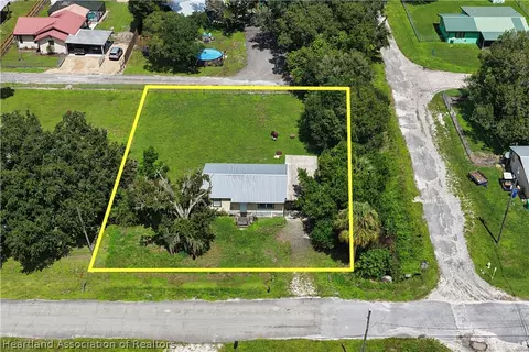 1615 SW Ninth St, Okeechobee, FL 34974 photo 2