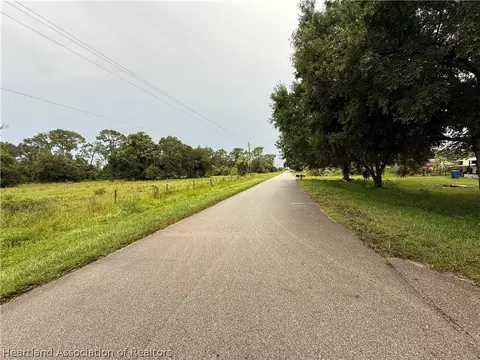 323 Jordan Ter, Okeechobee, FL 34974 photo 10