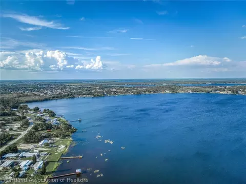 646 Memorial Dr, Sebring, FL 33870 photo 6