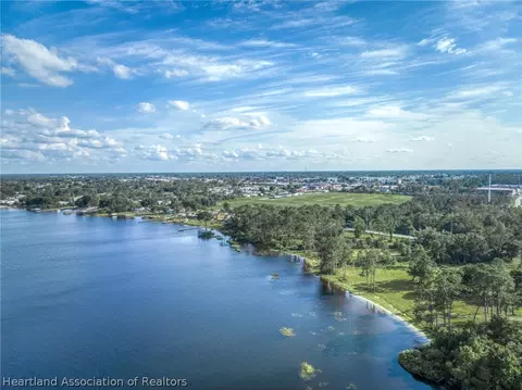 646 Memorial Dr, Sebring, FL 33870 photo 5