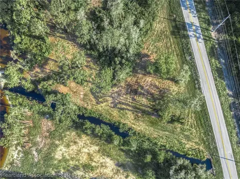 646 Memorial Dr, Sebring, FL 33870 photo 3