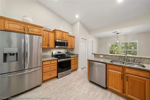 Kitchen - 4128 Loquat Rd, Sebring, FL 33875 photo 2 of 3