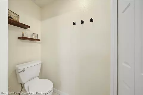 Bath - 4128 Loquat Rd, Sebring, FL 33875 photo 3 of 4