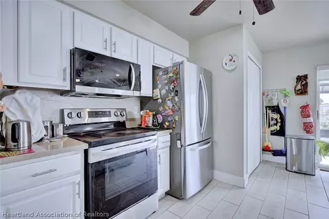 Kitchen - 5201 Shad Dr, Sebring, FL 33870 photo 3 of 4