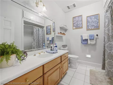 Bath - 708 E Main St, Wauchula, FL 33873 photo 4 of 5