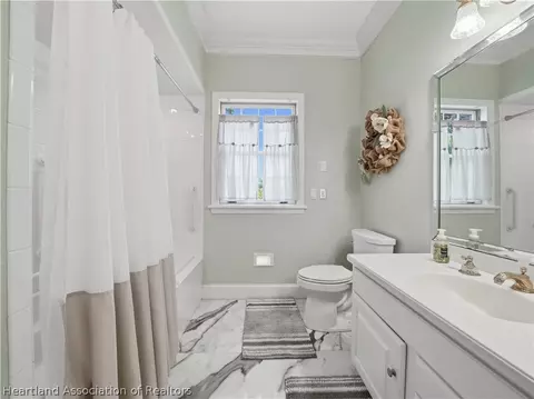 Bath - 708 E Main St, Wauchula, FL 33873 photo 3 of 5