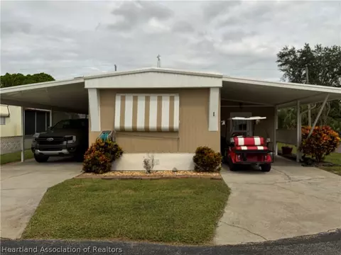 1 Center St, Lake Placid, FL 33852