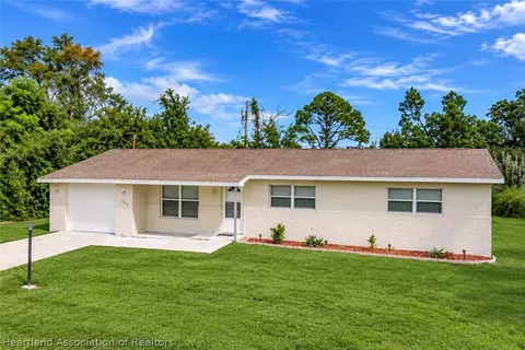 125 Lemon Rd NW, Lake Placid, FL 33852