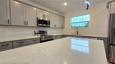 Kitchen - 7335 Ancha St, Sebring, FL 33872 photo 3 of 8