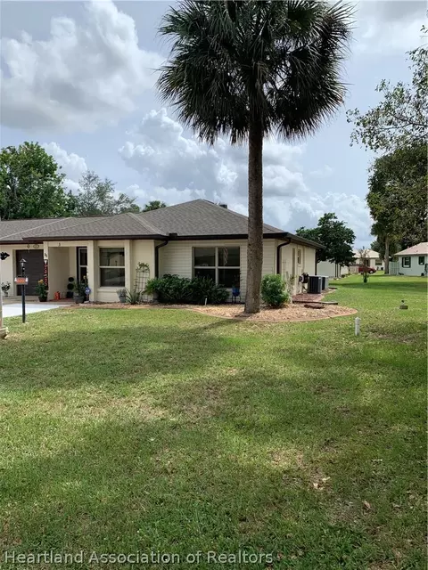 75 Jasmine St, Lake Placid, FL 33852