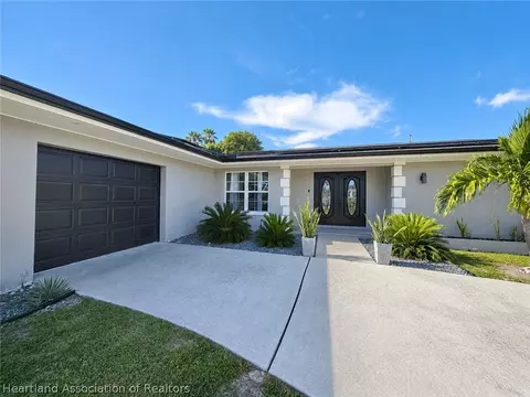 1419 Shelby Pkwy, Cape Coral, FL 33904