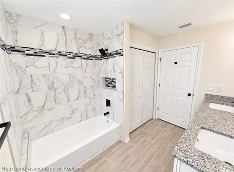 Bath - 4740 Whiting Dr, Sebring, FL 33870 photo 5 of 5
