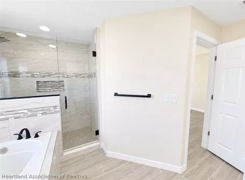 Bath - 4740 Whiting Dr, Sebring, FL 33870 photo 2 of 5