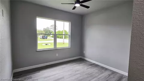 Bedroom - 4200 Leaf Rd, Sebring, FL 33875 photo 2 of 4