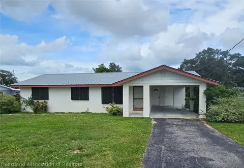 305 Walnut St E, Avon Park, FL 33825