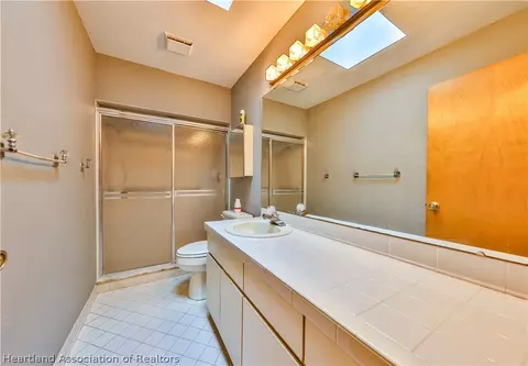 Bath - 4009 Golfview Rd, Sebring, FL 33875 photo 2 of 2