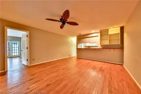 Living - 4009 Golfview Rd, Sebring, FL 33875 photo 4 of 5