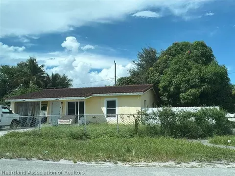 1801 NW 83rd Ter, Miami, FL 33147