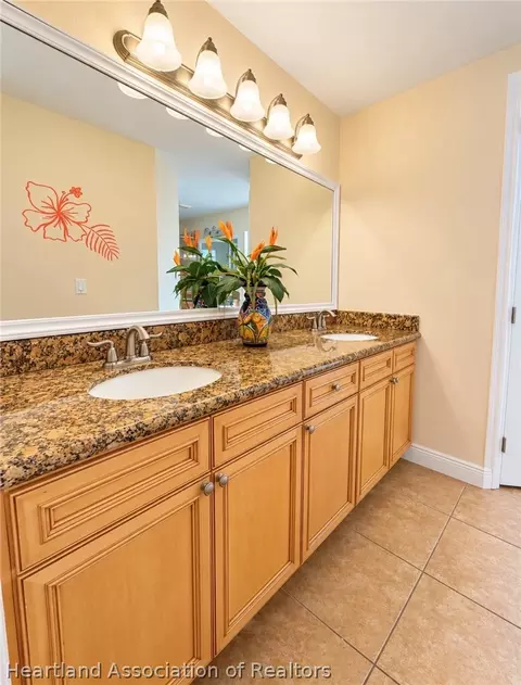 Bath - 2768 Duffer Rd, Sebring, FL 33872 photo 4 of 5