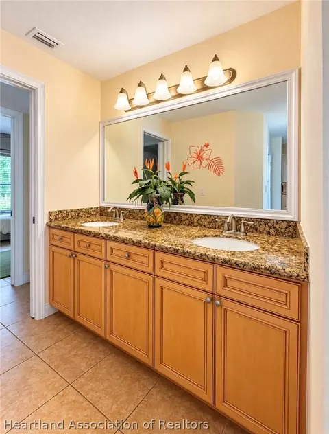 Bath - 2768 Duffer Rd, Sebring, FL 33872 photo 3 of 5