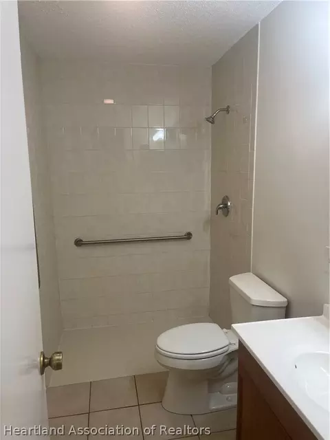 Bath - 3126 Spinks Rd, Sebring, FL 33870 photo 2 of 2