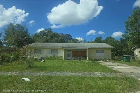 711 Laisy Dr, Deland, FL 32724