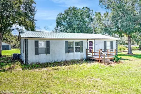 2009 Gardner Dr, Lorida, FL 33857 photo 5