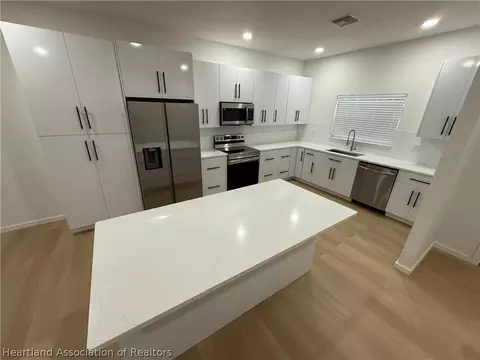 Kitchen - 5333 Pebble Beach Dr, Sebring, FL 33872 photo 1 of 1