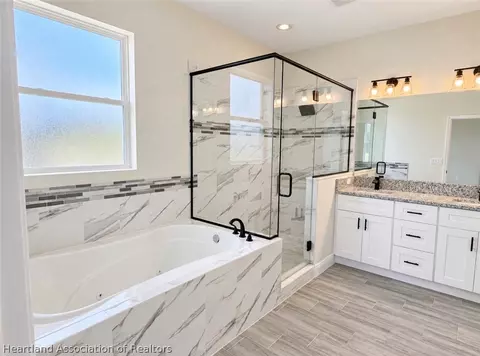 Bath - 4701 Whiting Dr, Sebring, FL 33870 photo 1 of 4