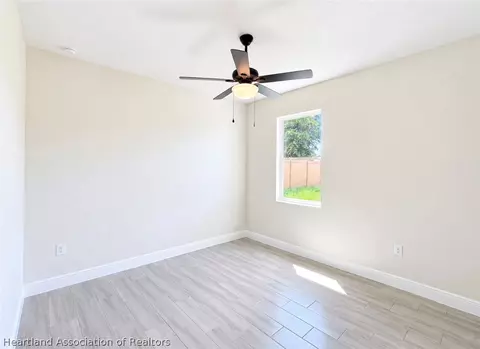 Bedroom - 4701 Whiting Dr, Sebring, FL 33870 photo 4 of 6