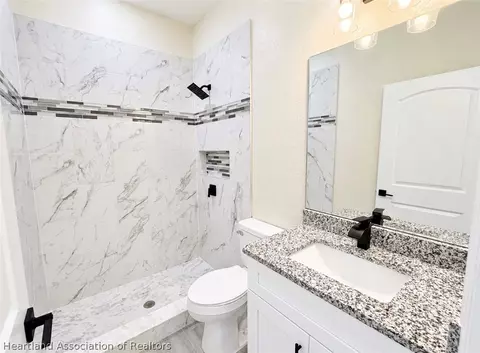 Bath - 4701 Whiting Dr, Sebring, FL 33870 photo 3 of 4