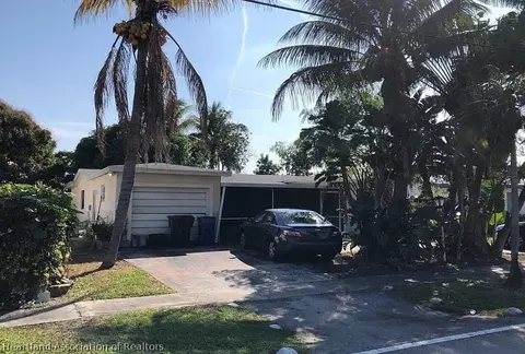 3910 NW 33rd Ave, Lauderdale Lakes, FL 33309